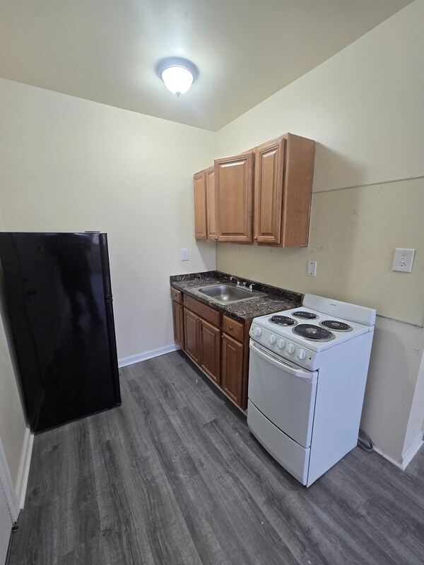 Building Photo - 3219 N 13th St