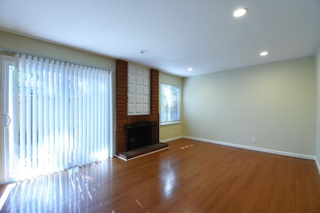 Building Photo - Remodeled townhouse with AC, Top Cupertino...