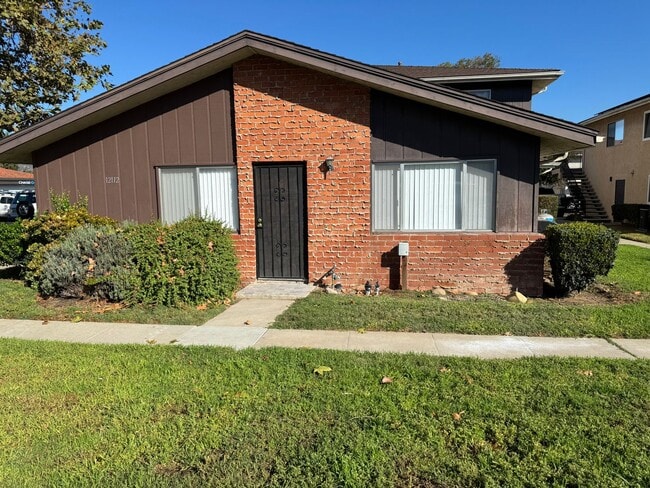 Building Photo - $250.00 1st Month's Rent