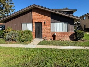 Building Photo - Fully Renovated 2 bedroom 1 Bath Condo Water/Trash/Sewer Included!!!