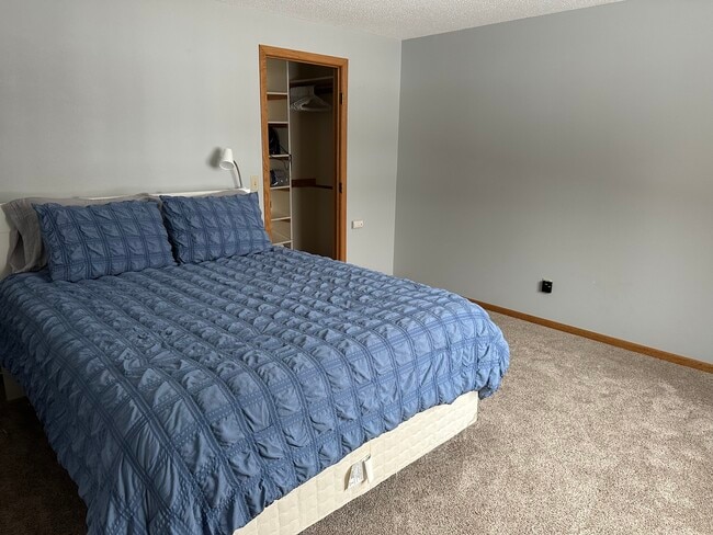 Building Photo - 2311 S Burgen Dr SE