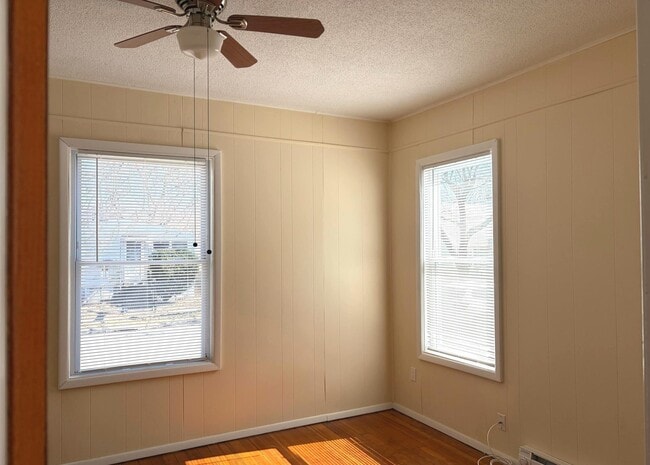 Building Photo - 137 Clifton St