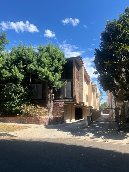 Building Photo - 1256 N Flores St