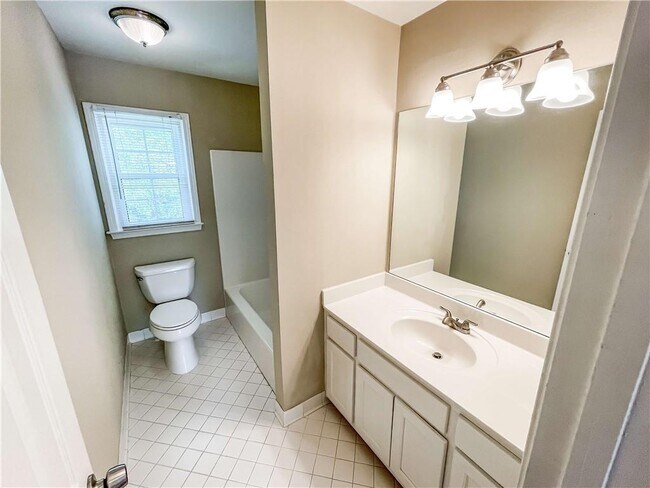 Building Photo - 1598 Brentwood Dr