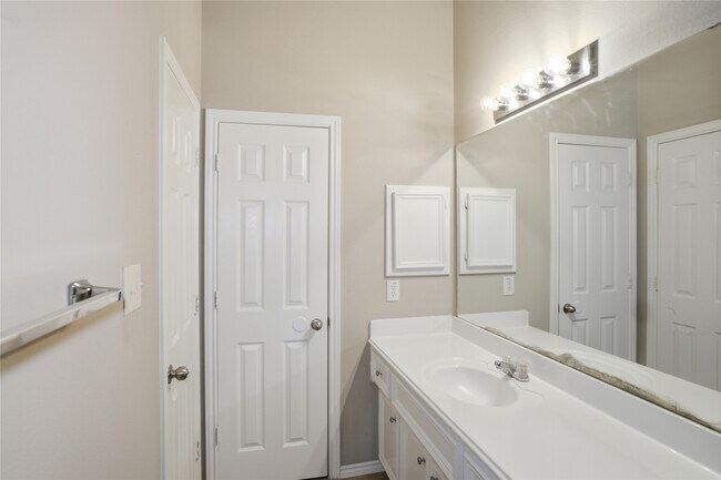 Building Photo - 2107 Sherbrook Park Ln