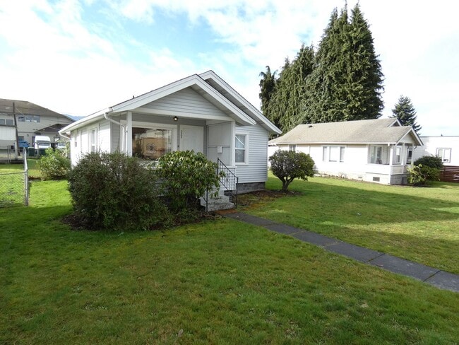 Building Photo - Centrally located 2 bedroom