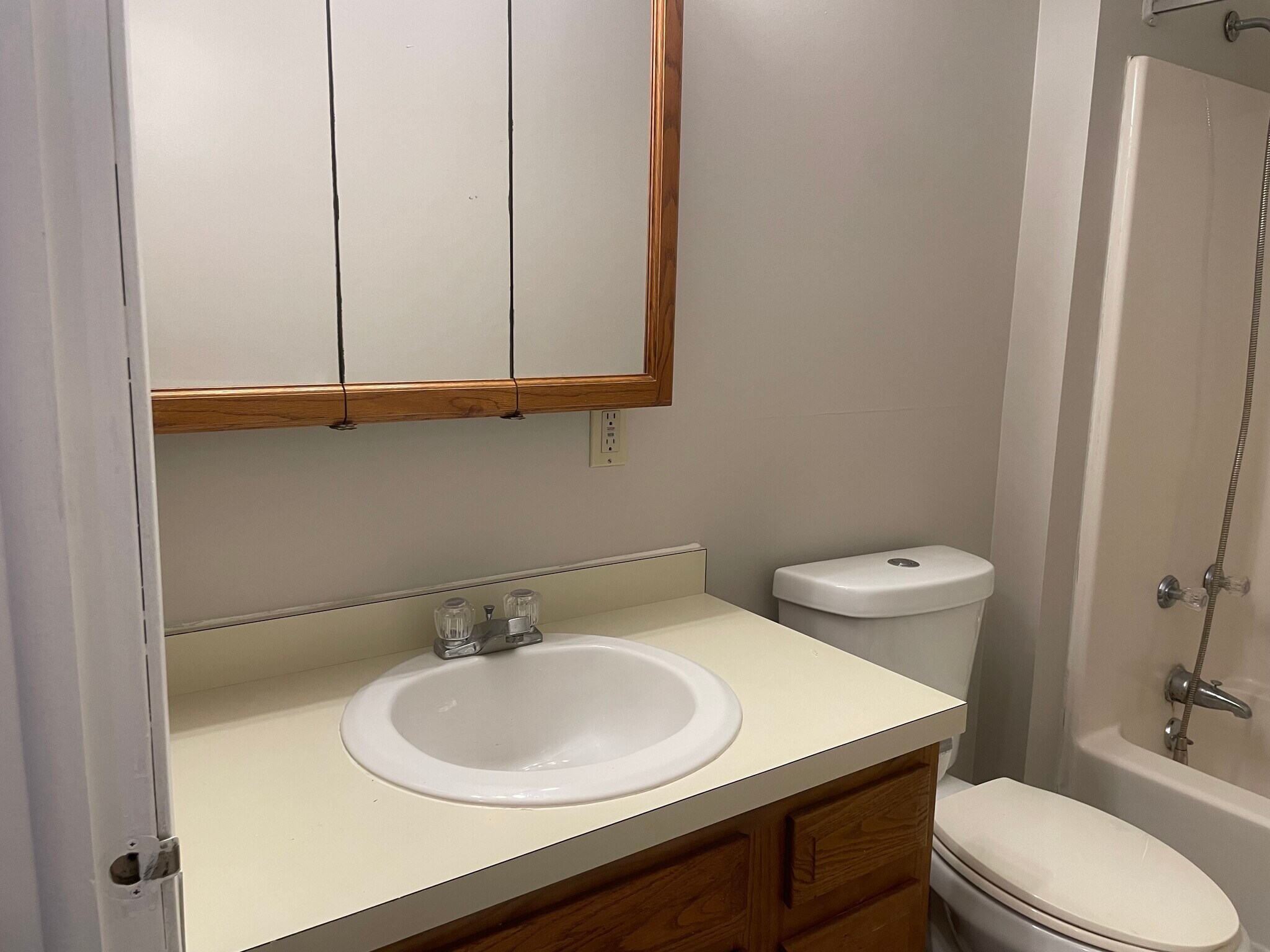 bathroom - 6941 Plaza Dr