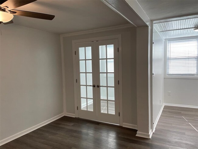 Building Photo - 2624 12th St N