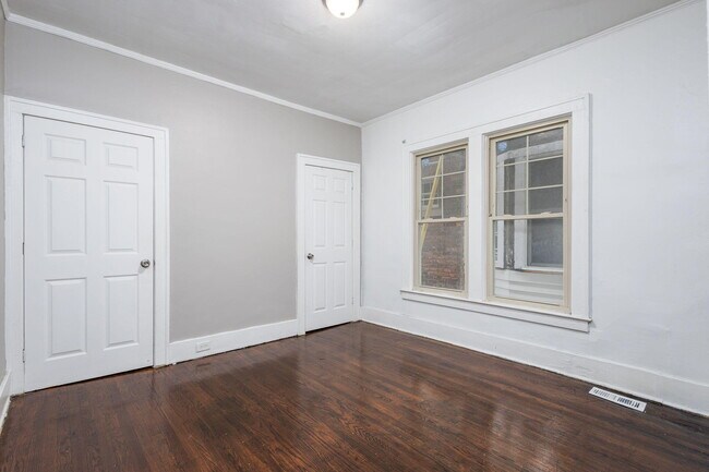 Building Photo - 1721 Atkinson St