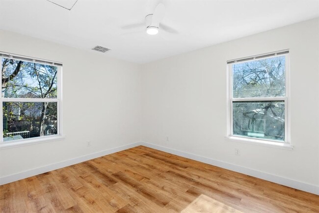 Building Photo - 807 Keasbey St