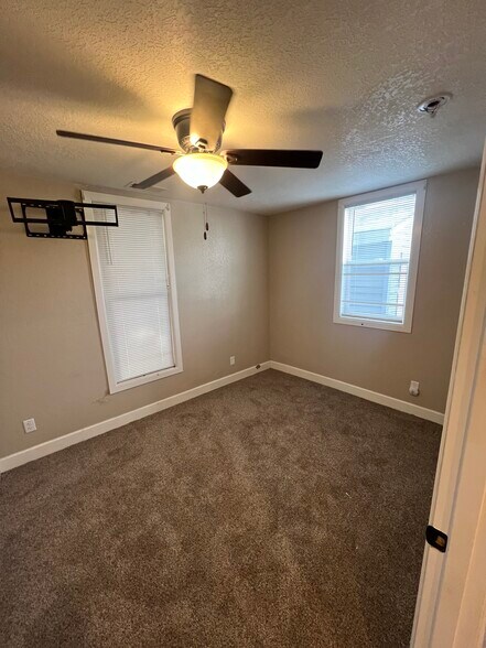 Building Photo - 312 N 1st Ave