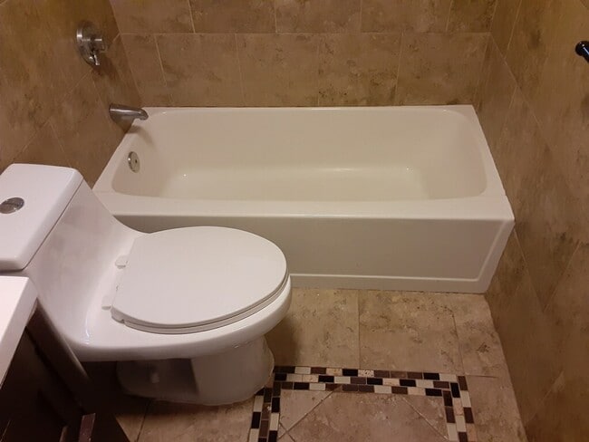 Building Photo - 17 Oxford Cir