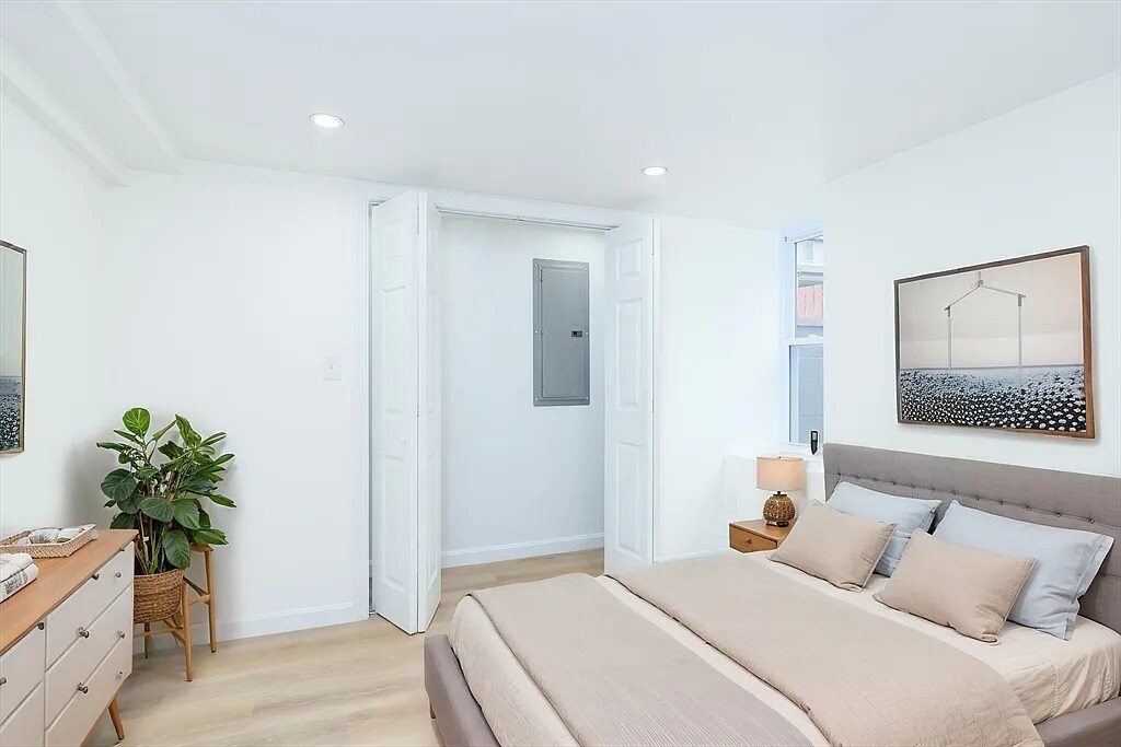 Building Photo - 71 Henshaw St