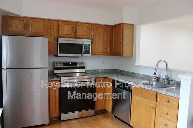 Building Photo - 13800 Fareham Ln