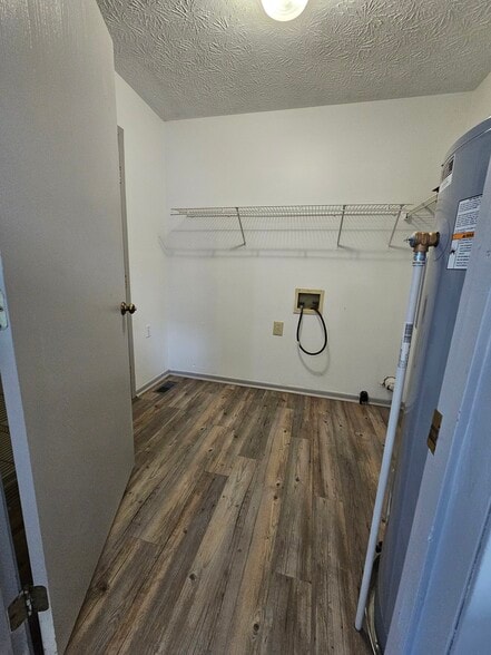 Building Photo - 103 Lou St