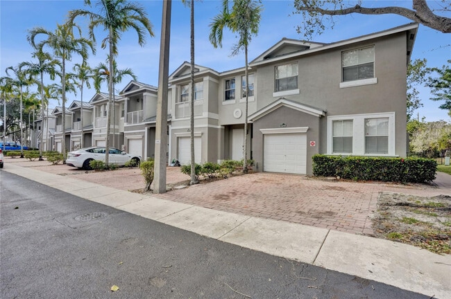 Building Photo - 2137 Shoma Dr