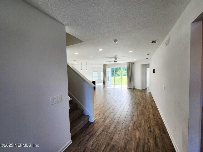 Building Photo - 577 Archstone Wy
