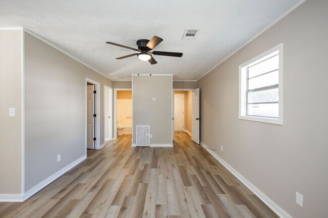 Building Photo - 732-732 Randall St