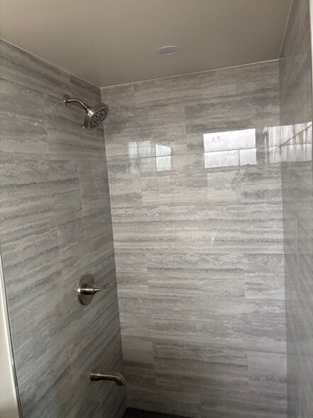 Building Photo - 914 Kinau St