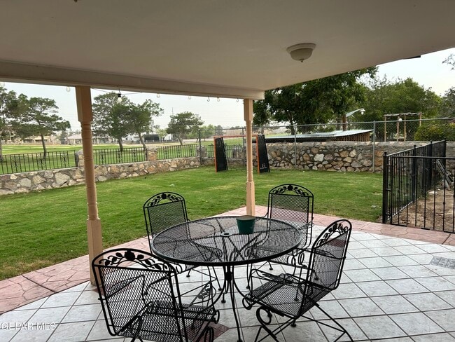 Building Photo - 3610 Buxton Dr
