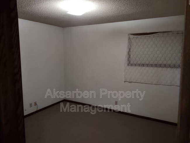 Building Photo - 311 E Spruce St