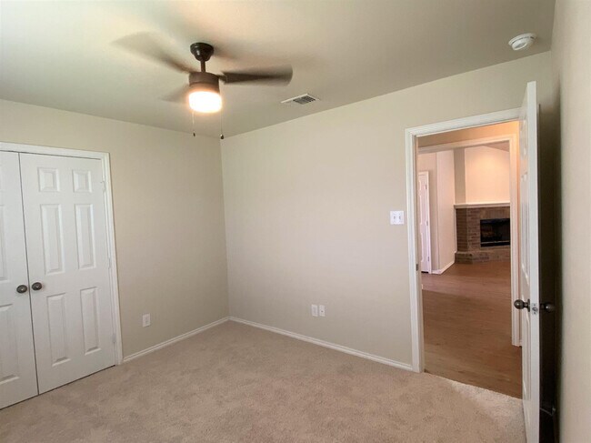 Building Photo - 2011 100th St