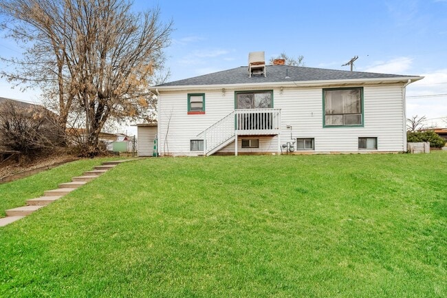 Building Photo - Eagle Lake Duplex