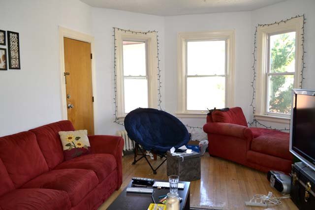 Building Photo - 209 4th St