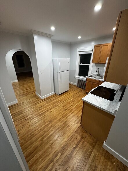 Kitchen - 32 Center St