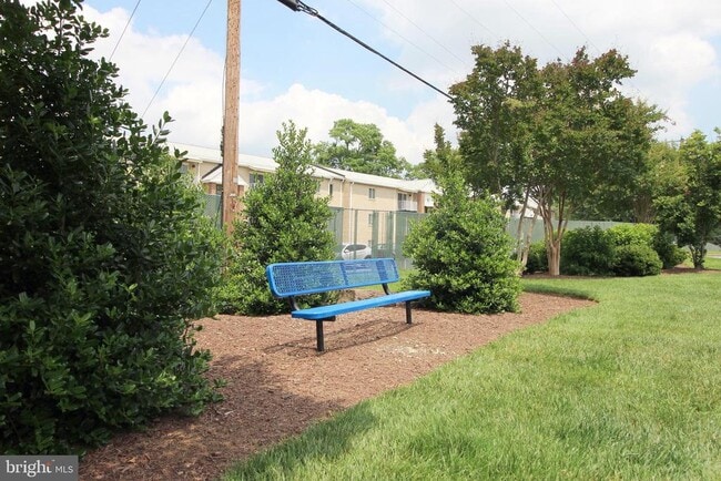 Building Photo - 7528 Savannah St