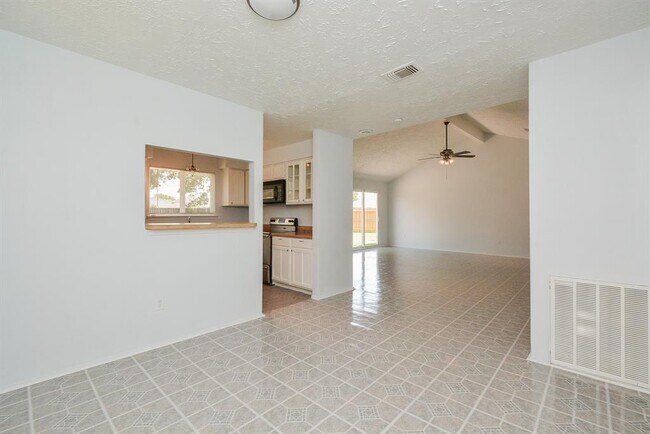 Building Photo - 15702 Timber Rock Dr