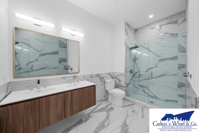 Building Photo - 218 Old Colony Ave