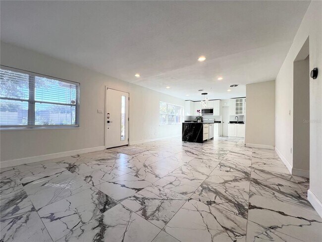 Building Photo - 1055 Cherokee Ave