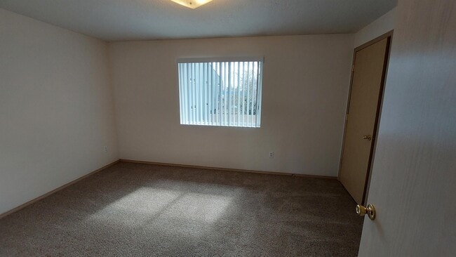 Building Photo - 160 N 7th St