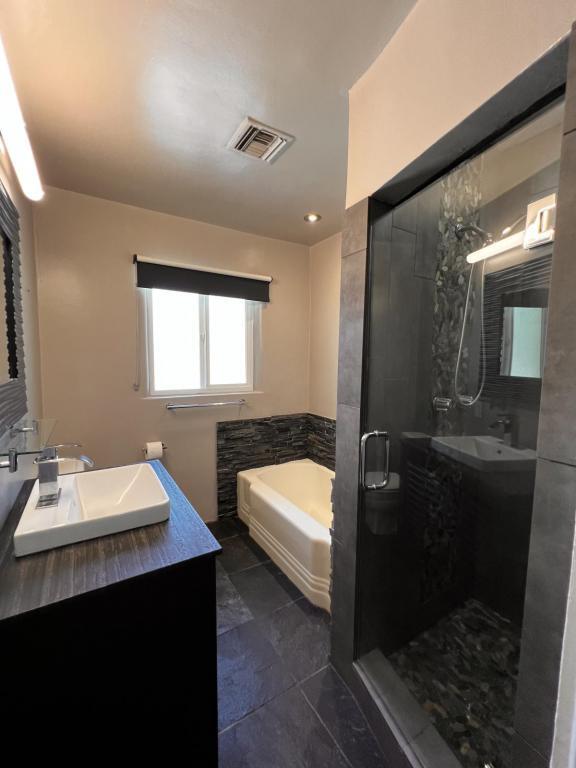 Building Photo - 1039 Poplar St