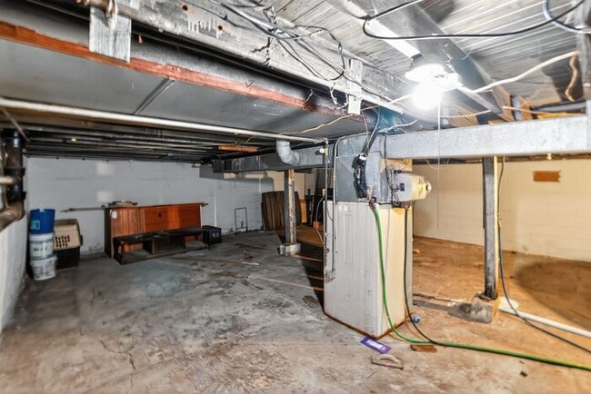 Building Photo - 3001 Myrtle Ave