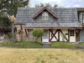 Building Photo - 350 Thunderbird Dr