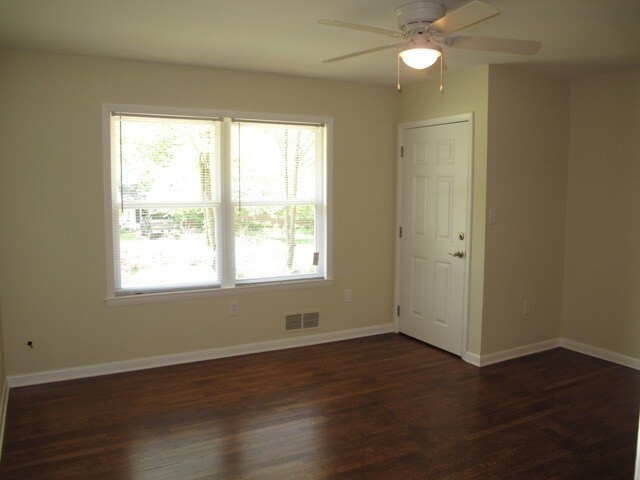 Building Photo - 60 Caroline Ave