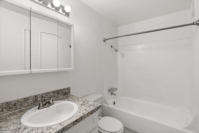 2 Bed 1.5 Bath Standard - 775 Sq Ft - Bay Ridge Apartments