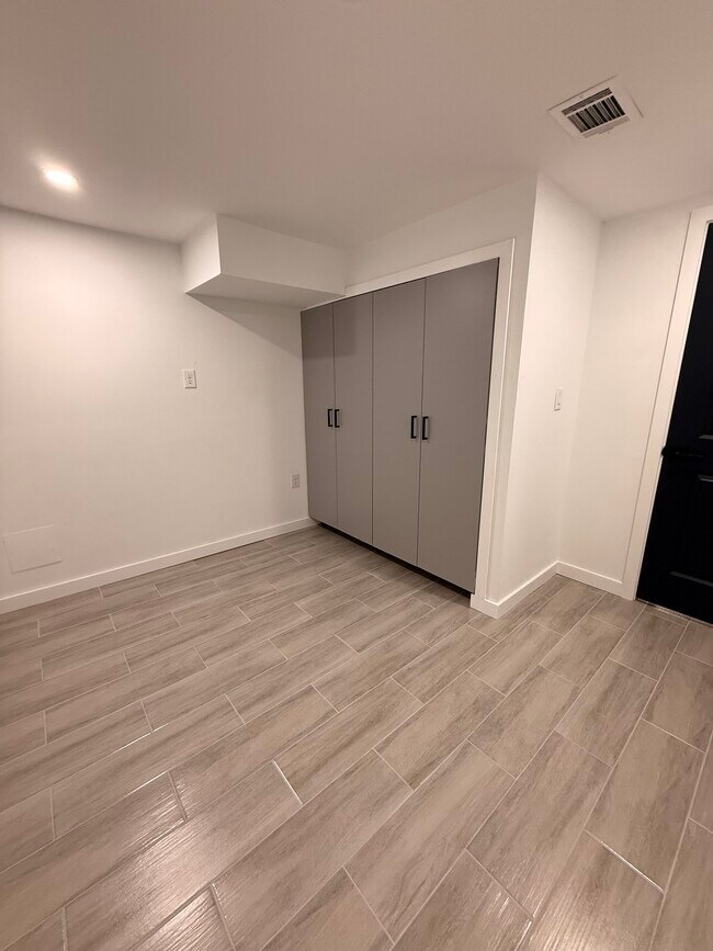 Building Photo - 3340 Potter St