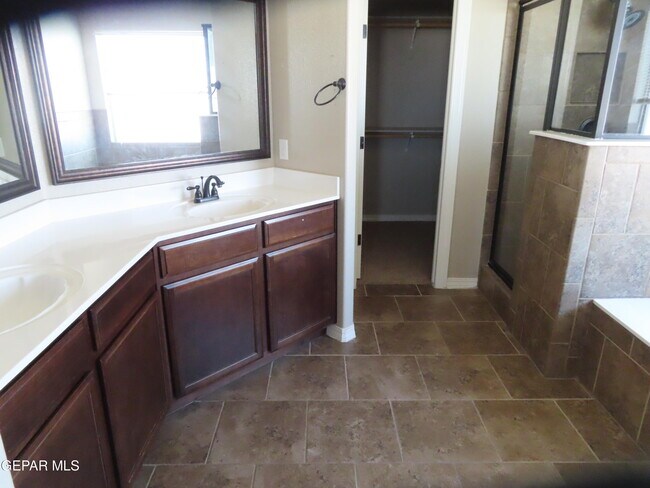 Building Photo - 1617 Etling Way