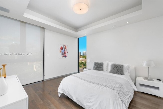 Building Photo - 1580 S Treasure Dr