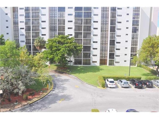 Building Photo - 17011 N Bay Rd