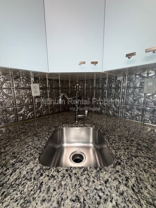 Building Photo - 2870 Pharr Ct S Northwest
