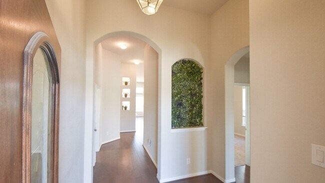 Building Photo - 613 Palmilla St