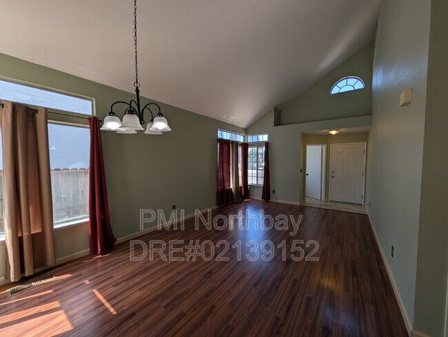 Building Photo - 317 Ridgecrest Cir