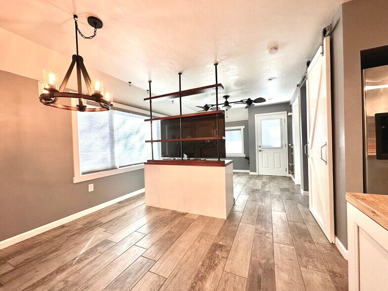 Building Photo - 38374 Rainbow Heights Pl