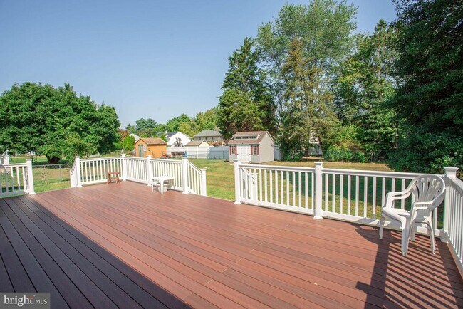 Building Photo - 196 Munger Ave