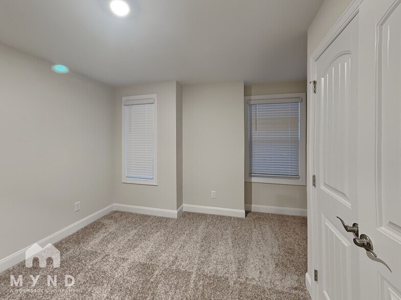 Building Photo - 7000 Point Bar Pl