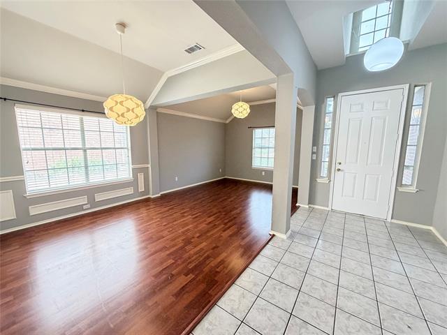 Building Photo - 301 Mimosa Dr